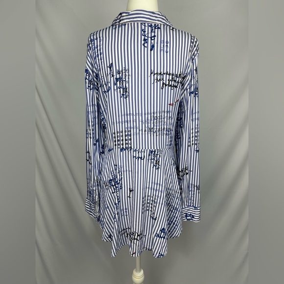 Chico’s High low button up blue white striped script writing top women’s size M - Picture 5 of 15